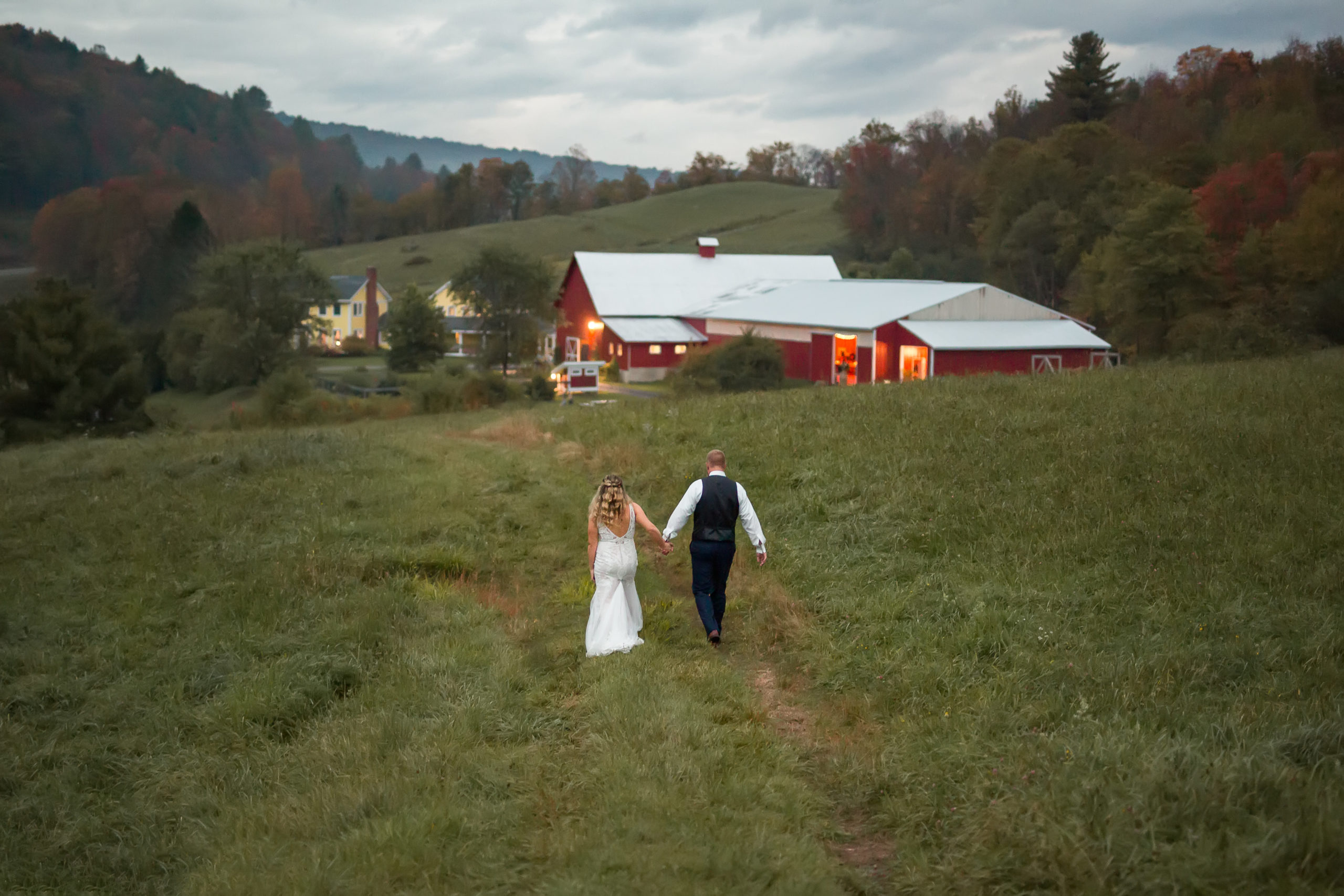 Lauren And Corey At Their Crosshaven Farm Wedding