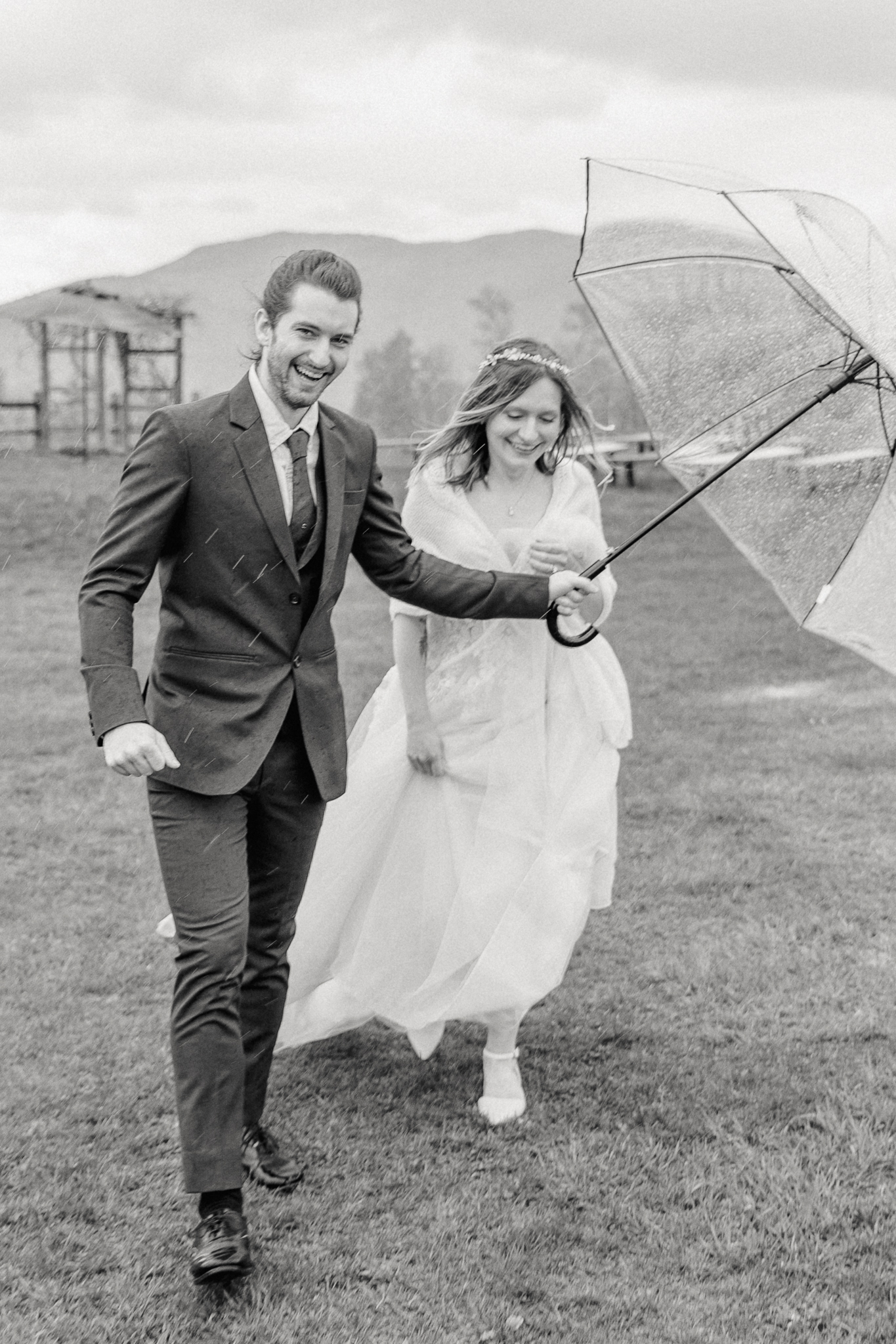 Bonnie &Amp; Ben'S Rainy Day Wedding